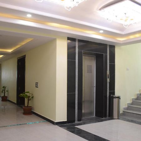 Puja Residency Hotell Varanasi Exteriör bild
