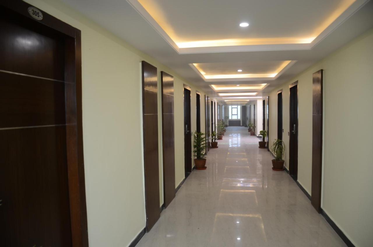Puja Residency Hotell Varanasi Exteriör bild