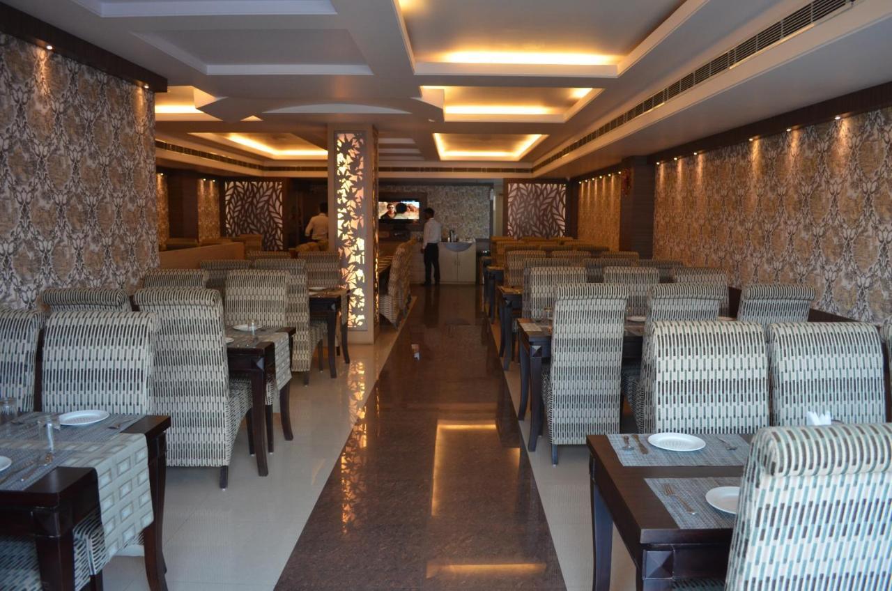 Puja Residency Hotell Varanasi Exteriör bild