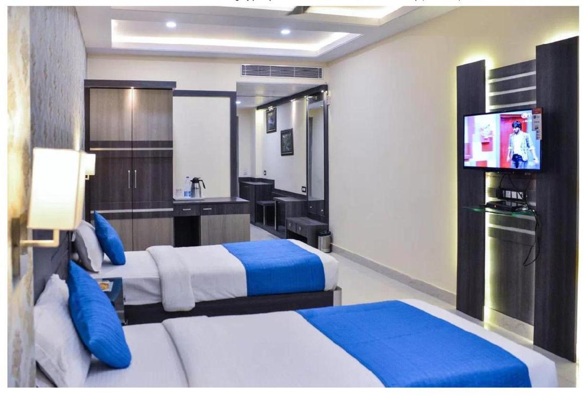 Puja Residency Hotell Varanasi Exteriör bild