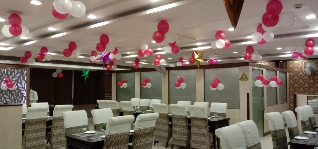 Puja Residency Hotell Varanasi Exteriör bild