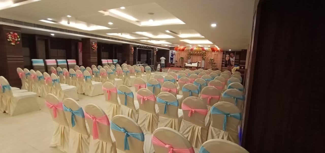 Puja Residency Hotell Varanasi Exteriör bild