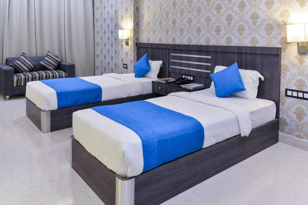 Puja Residency Hotell Varanasi Exteriör bild