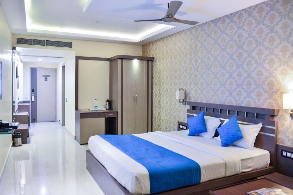 Puja Residency Hotell Varanasi Exteriör bild
