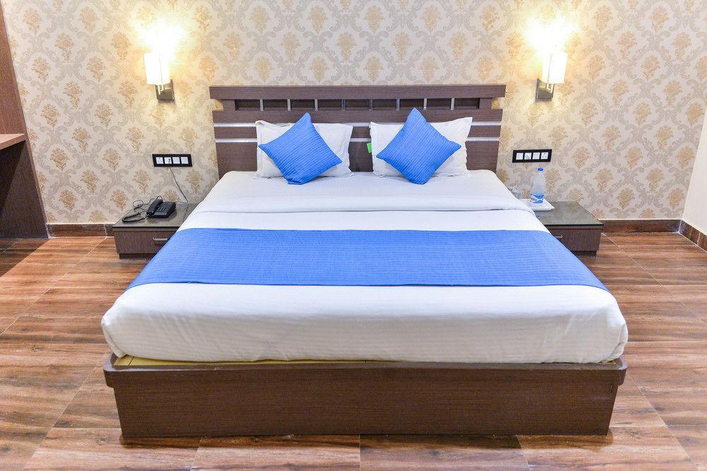 Puja Residency Hotell Varanasi Exteriör bild