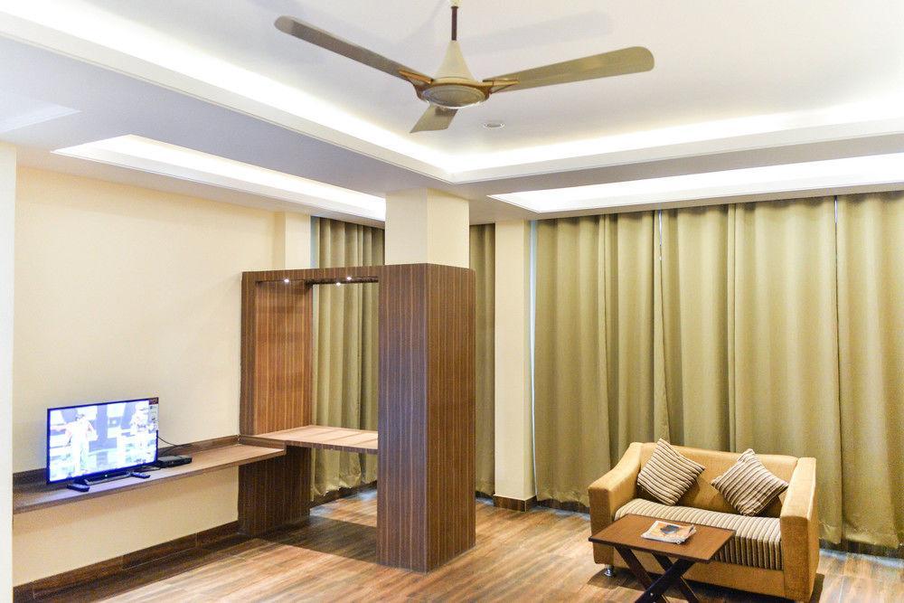 Puja Residency Hotell Varanasi Exteriör bild