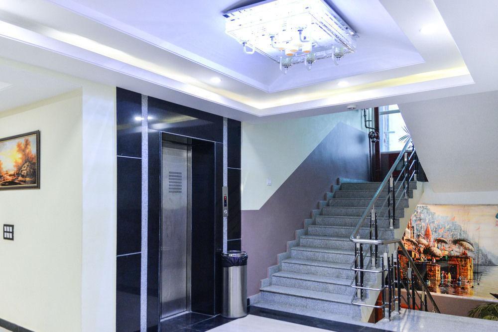 Puja Residency Hotell Varanasi Exteriör bild