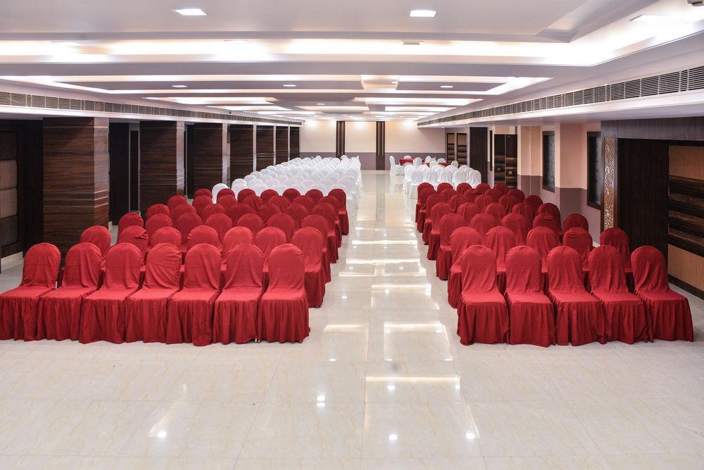Puja Residency Hotell Varanasi Exteriör bild
