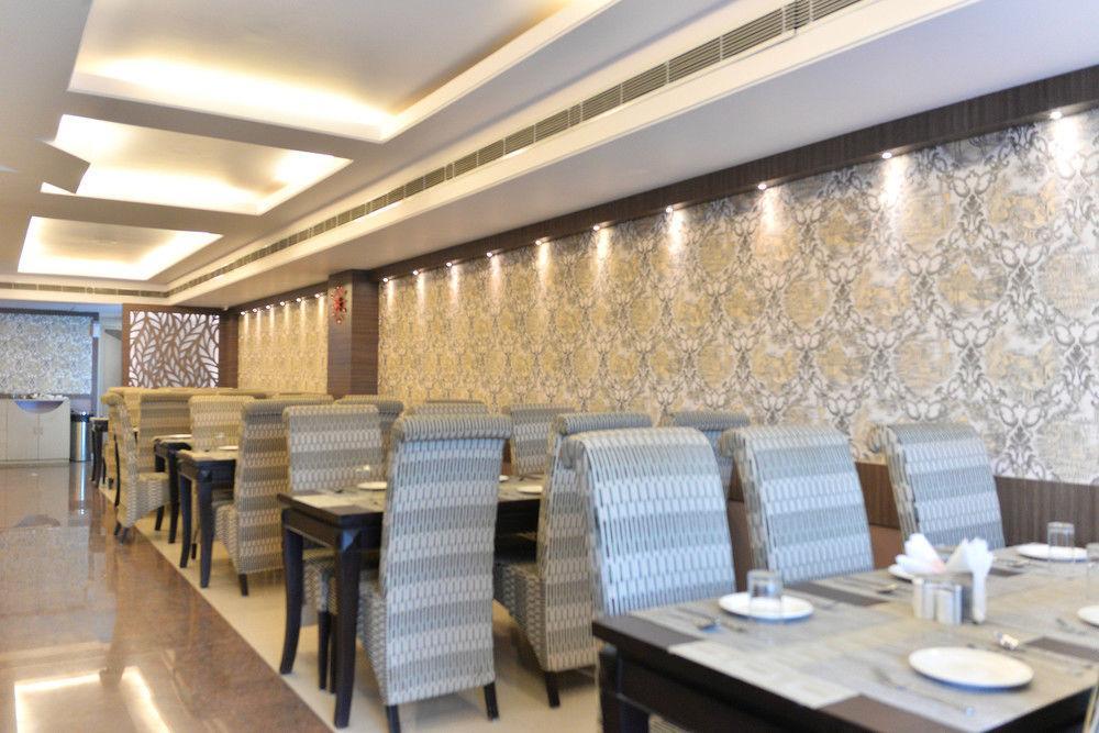 Puja Residency Hotell Varanasi Exteriör bild