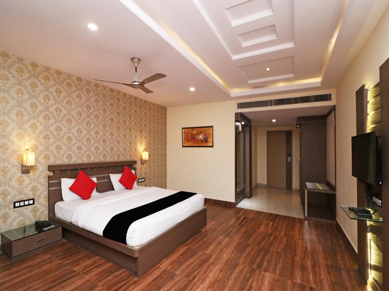 Puja Residency Hotell Varanasi Exteriör bild