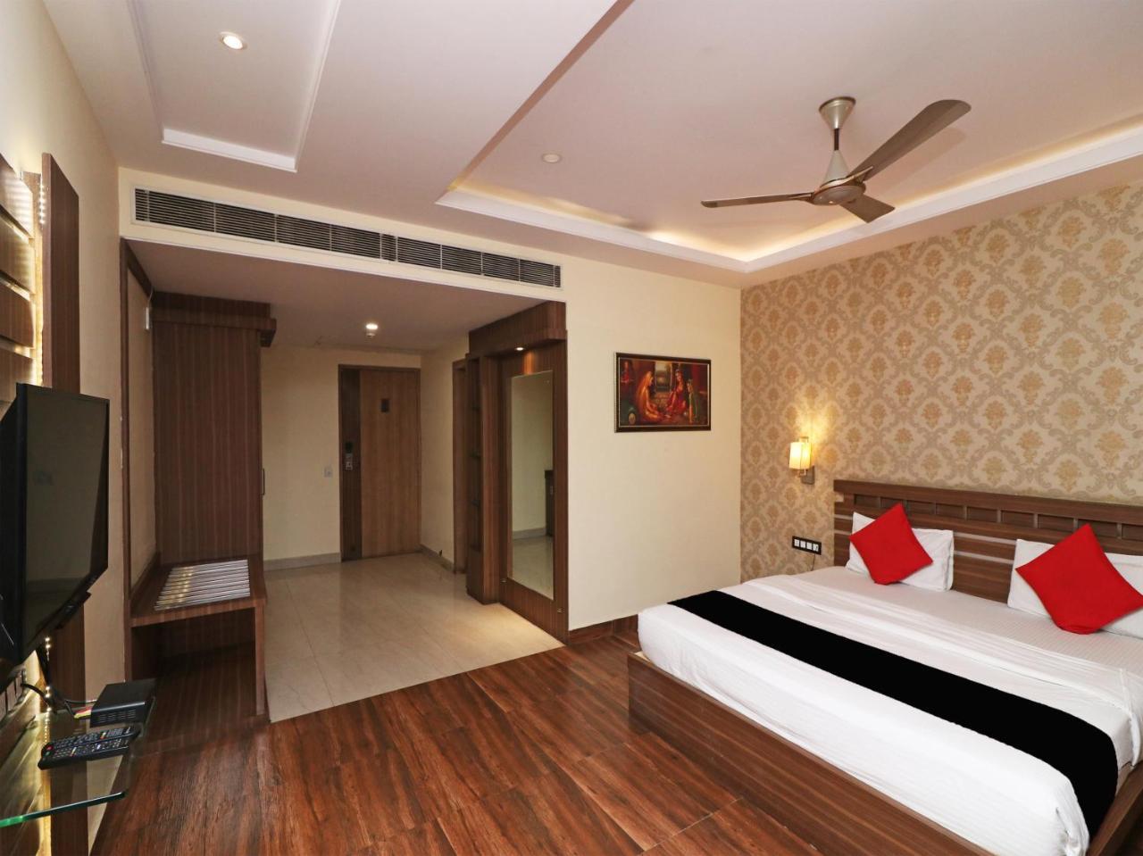 Puja Residency Hotell Varanasi Exteriör bild