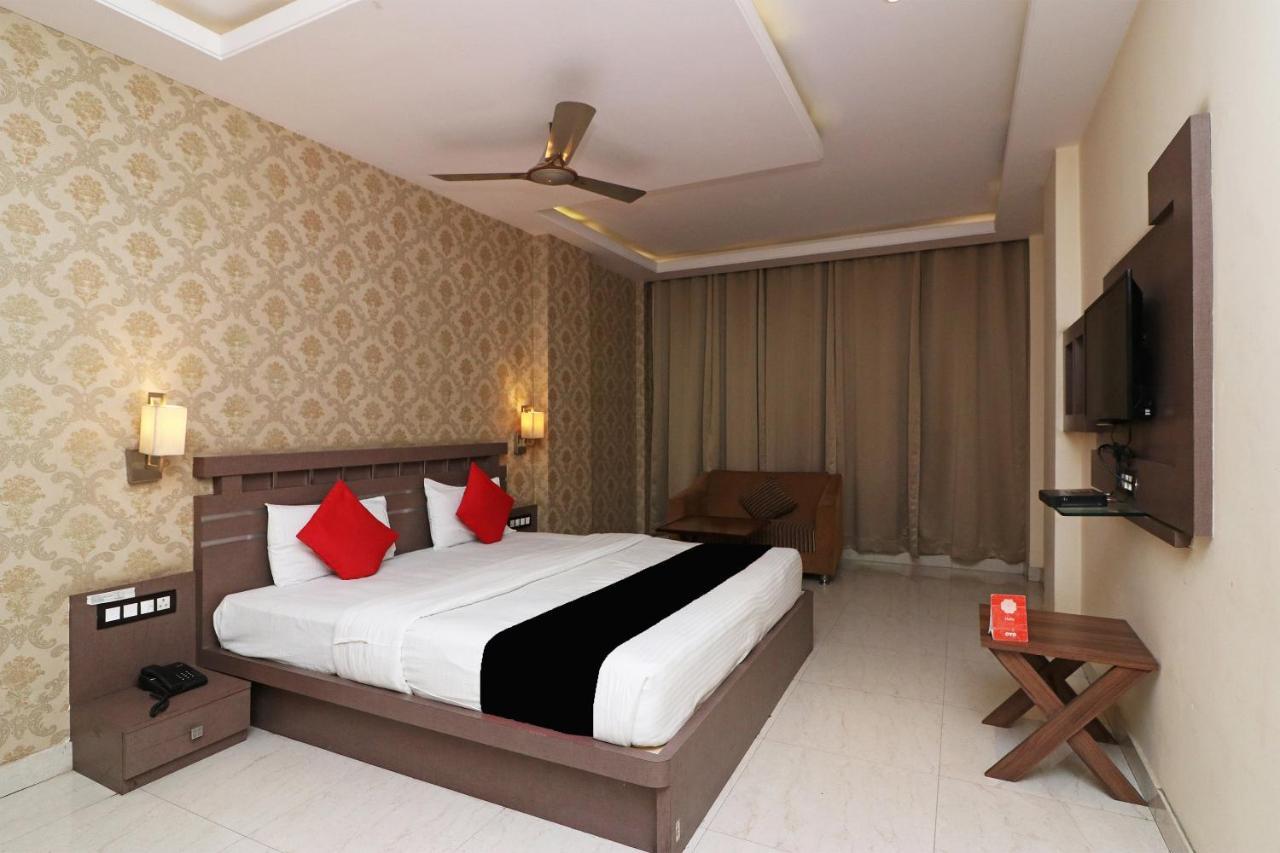 Puja Residency Hotell Varanasi Exteriör bild