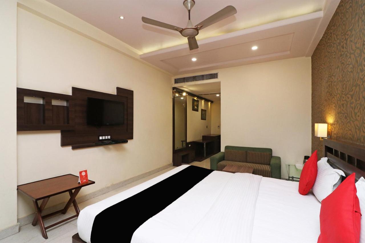 Puja Residency Hotell Varanasi Exteriör bild