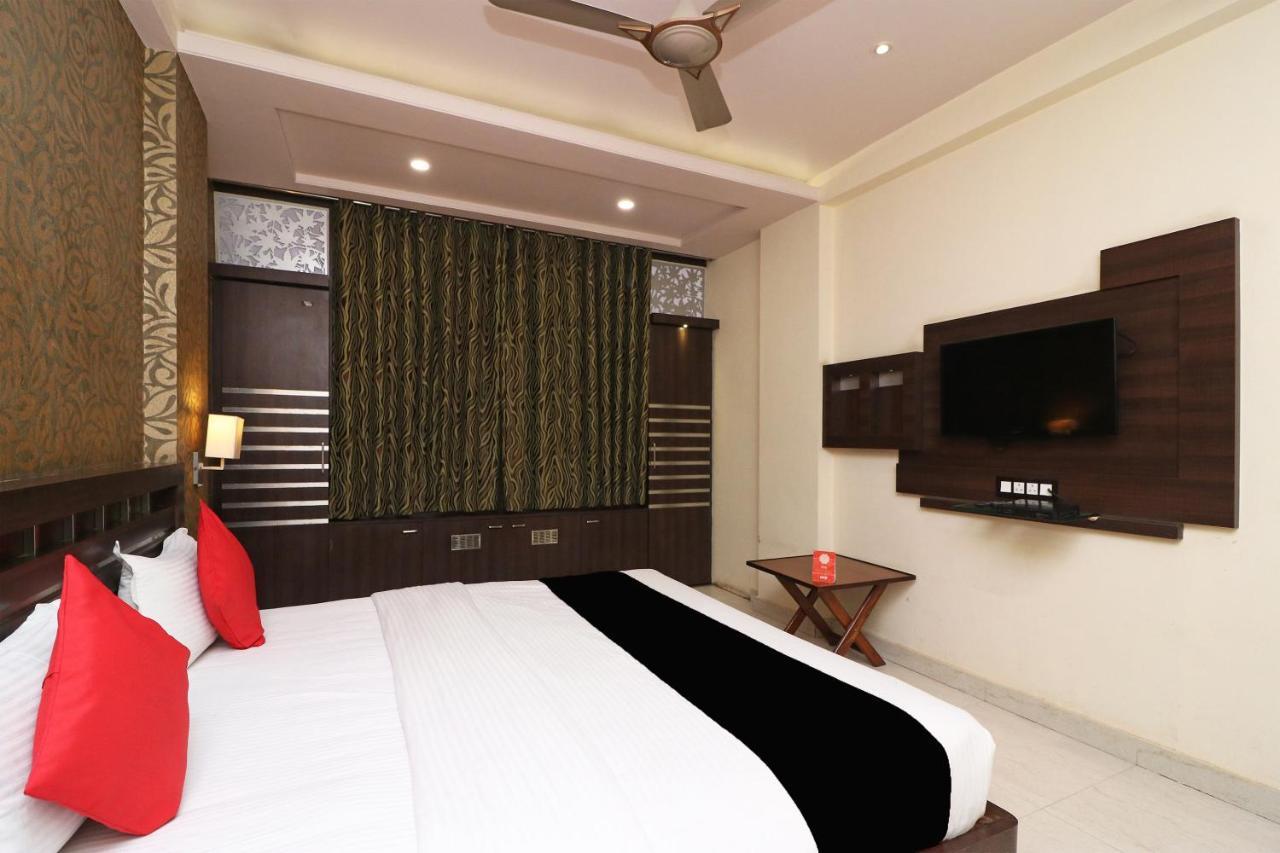 Puja Residency Hotell Varanasi Exteriör bild