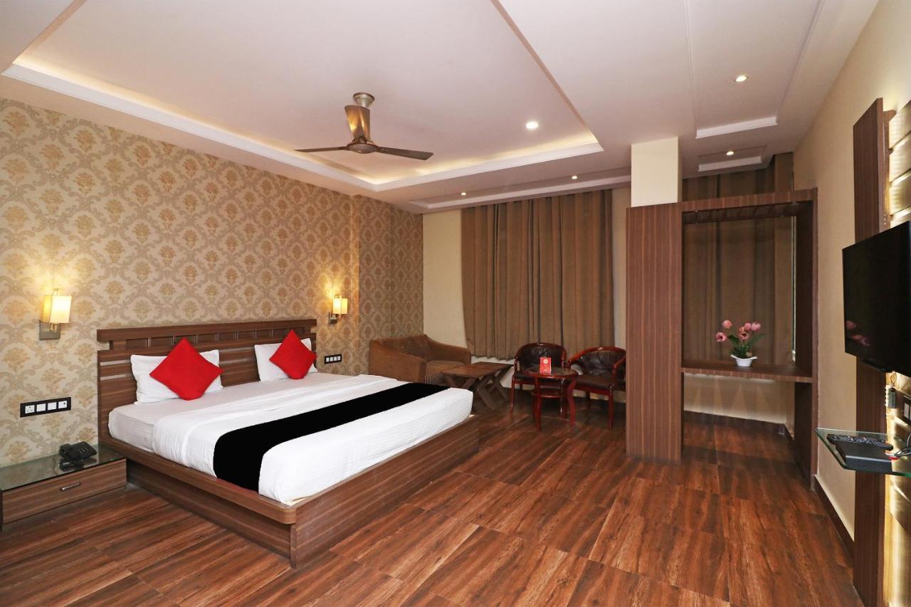Puja Residency Hotell Varanasi Exteriör bild