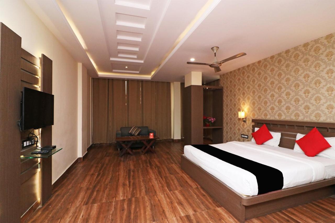 Puja Residency Hotell Varanasi Exteriör bild