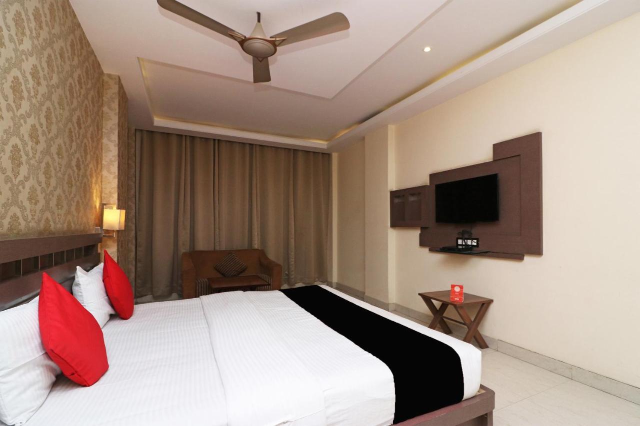 Puja Residency Hotell Varanasi Exteriör bild