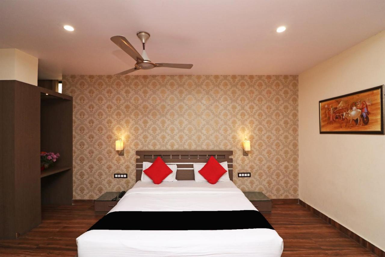 Puja Residency Hotell Varanasi Exteriör bild